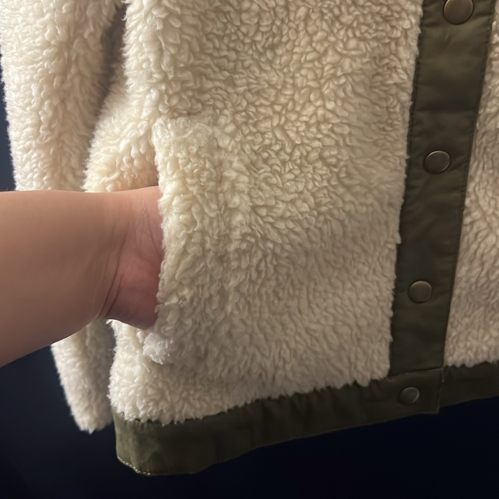 Madewell Cream Sherpa Jacket with Olive Trim - Picture 5 of 8